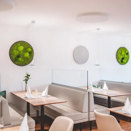 Landidyll Restaurant Weidenbrueck & ホテル